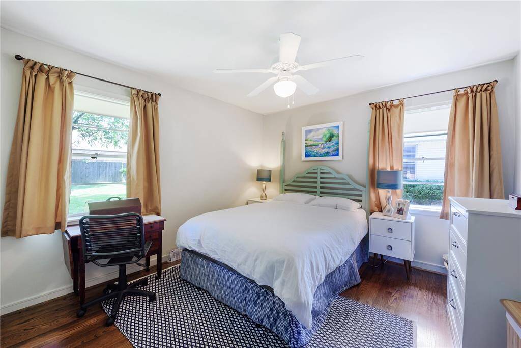 2nd bedroom.