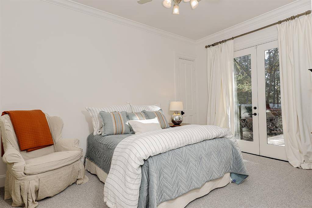 Guest bedroom at the opposite end of the home.