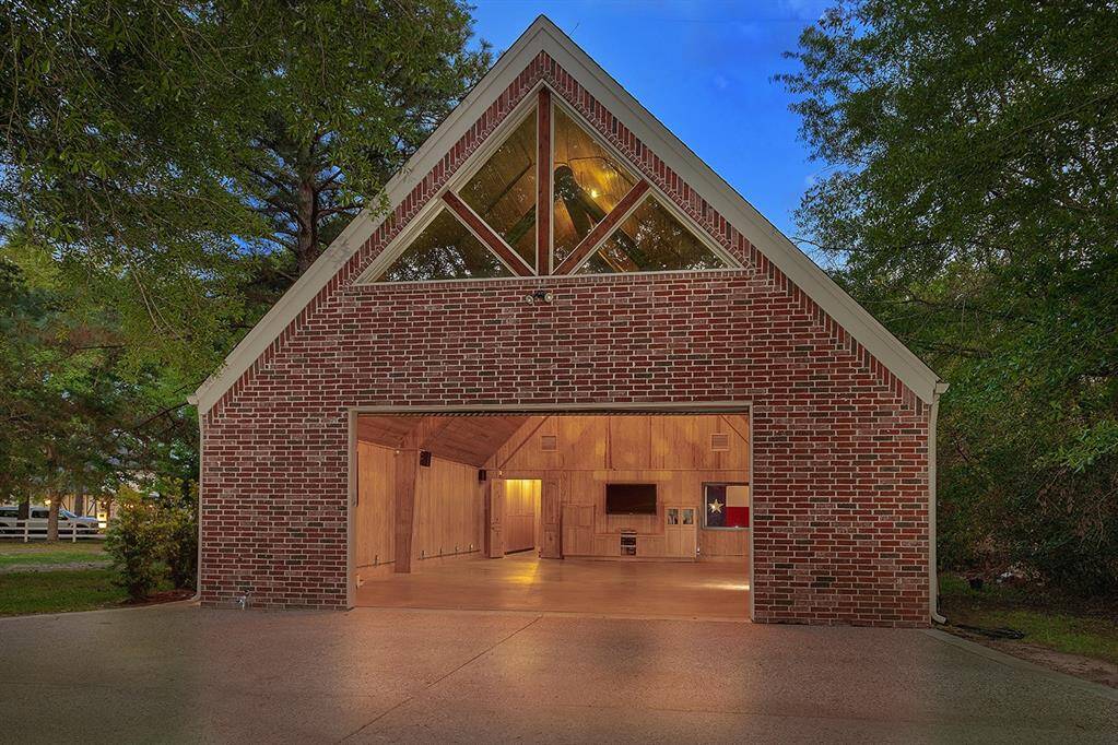 This barn is so versatile! It can be the ultimate man cave, garage, gym, or party barn - the options are endless!