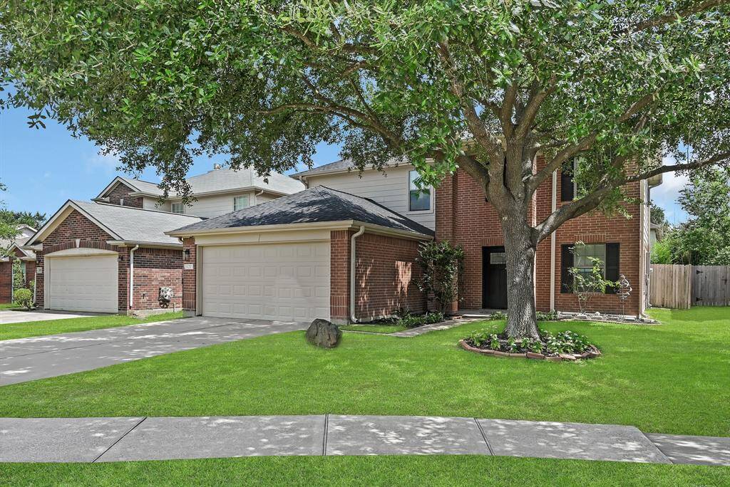 21215 Bridge Springs Lane is a fantastic home and it features a new roof, installed in January 2022. The home also just received a new landscaping refresh which adds to the home's curb appeal. The large tree in the front yard provides shade to the front yard and also to the front of the home, which is perfect for the hot Katy summers. To keep the home cool, there has been an added layer of insulation added in the attic. Additionally all of the doorknobs are new throughout the home.
