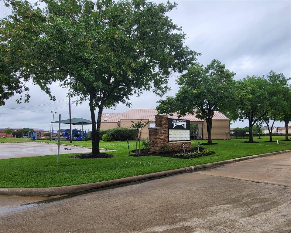 21215 Bridge Springs Ln in the established neighborhood of Lakes of Bridgewater has a great pool area and park for the neighbors to use. Come and check it out!