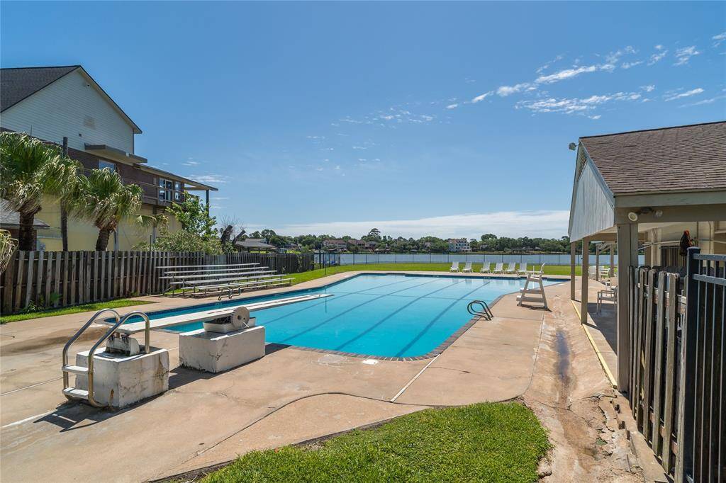 Area pool
