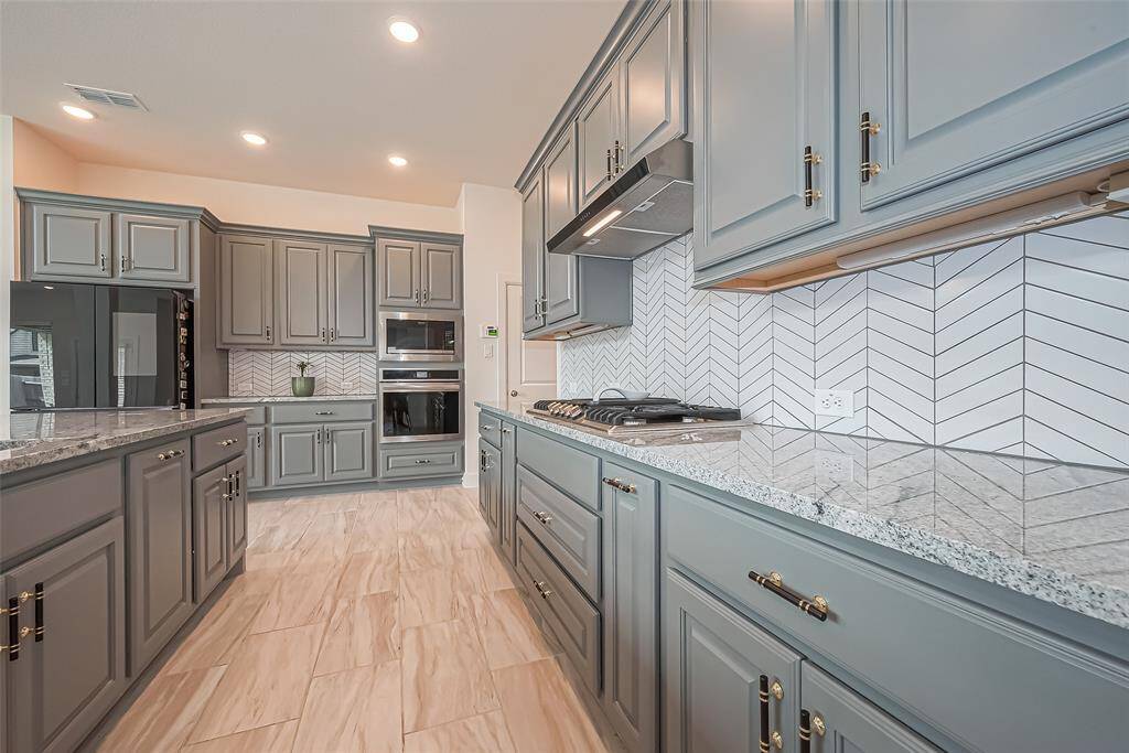 Entertaining is made easy here.