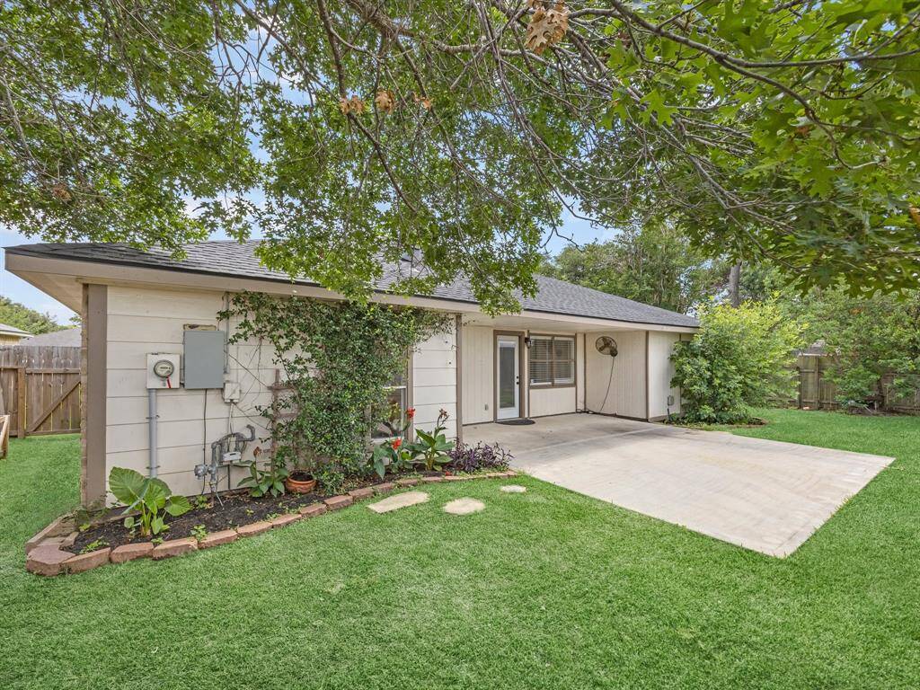 Beautiful backyard with large patio space.