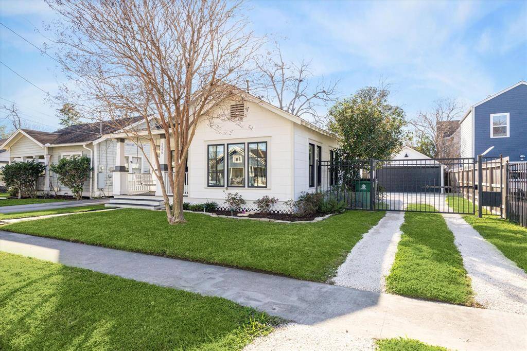 Long driveway provides ample parking for your guests