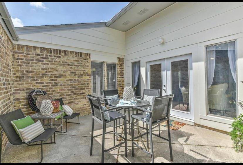 Wine sitting yard