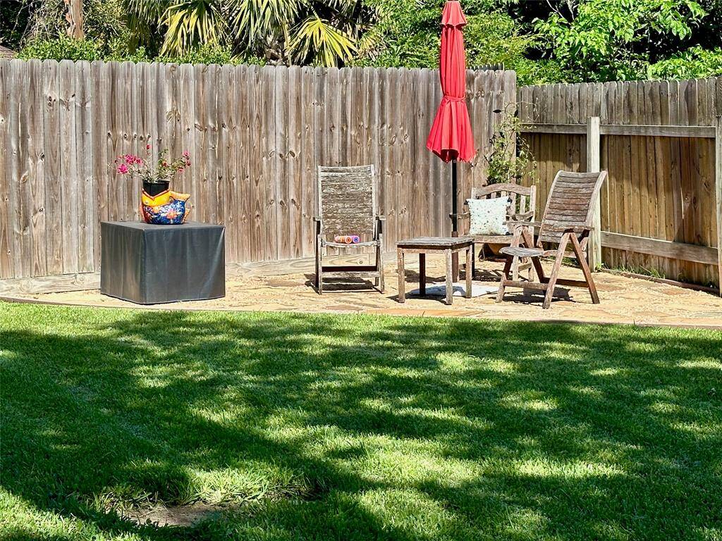 Detail is given to every corner of the yard.