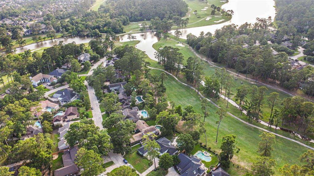 Enjoy fabulous golf course location with wonderful sunset views.