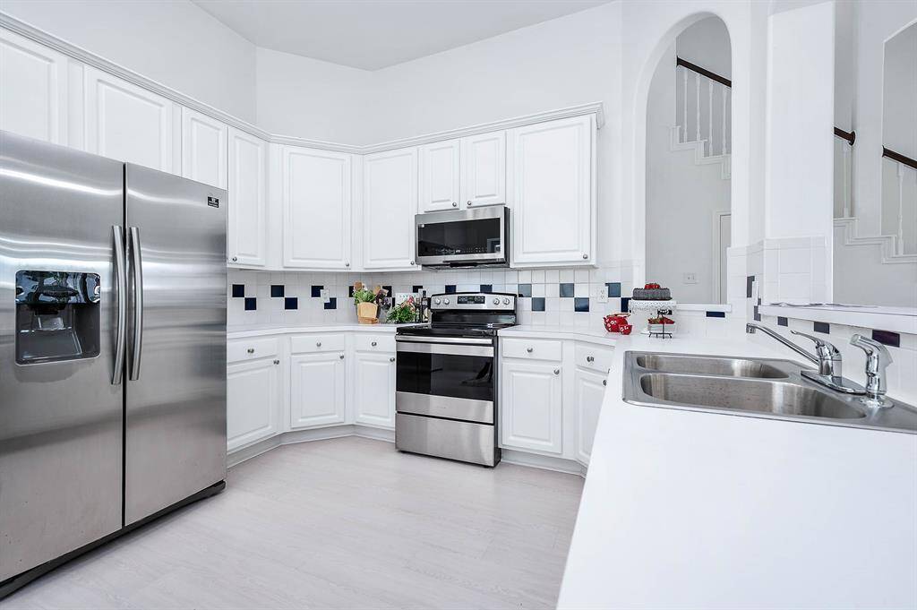 Kitchen is open to family area!