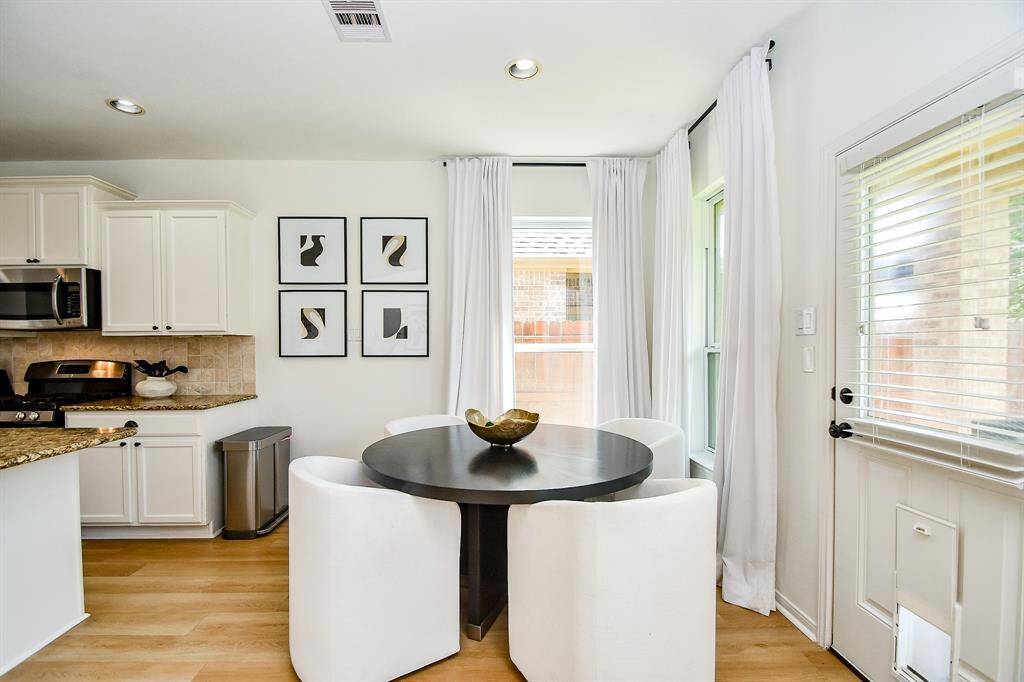 Enjoy a cup o'Joe while enjoying the view of the spacious backyard.