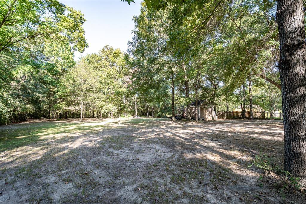 Never have any neighbors behind you. you back up to a preserve. Also, never flooded.