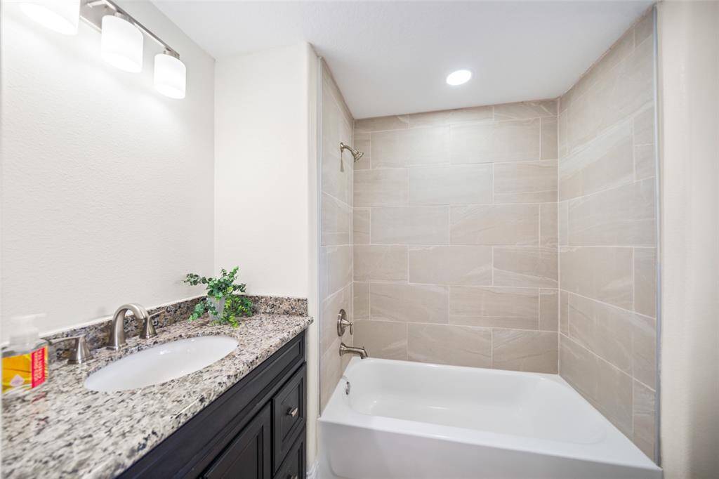 Secondary suite bathroom