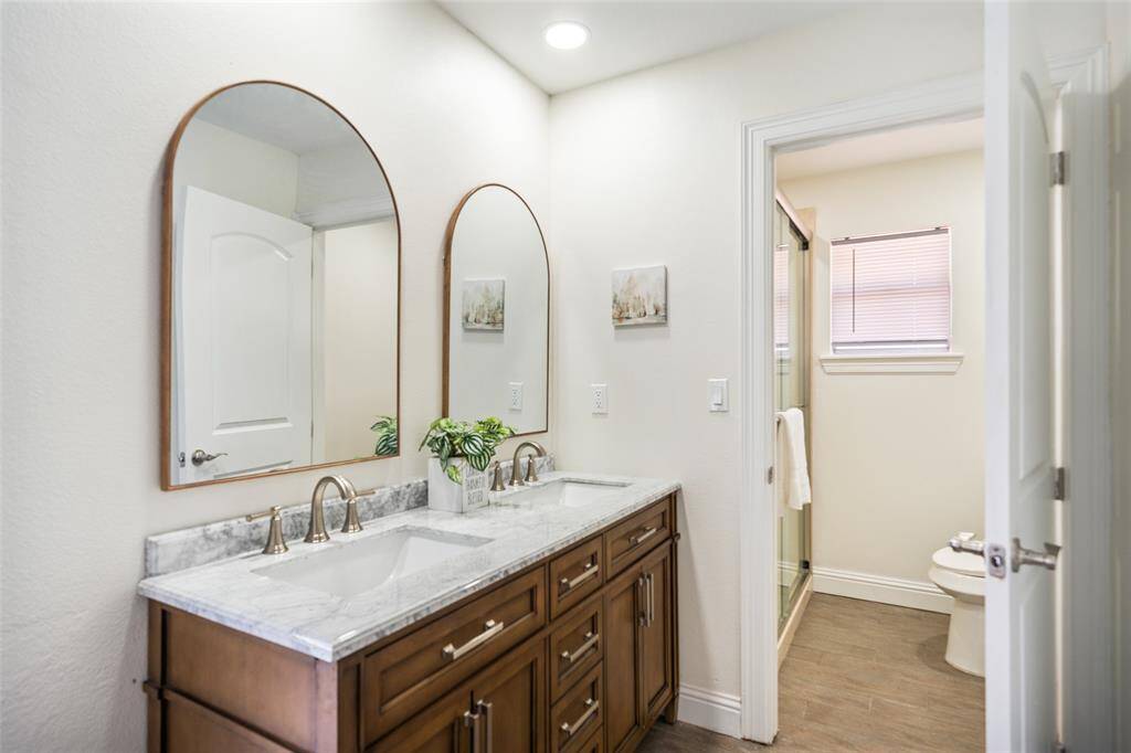 Main bathroom