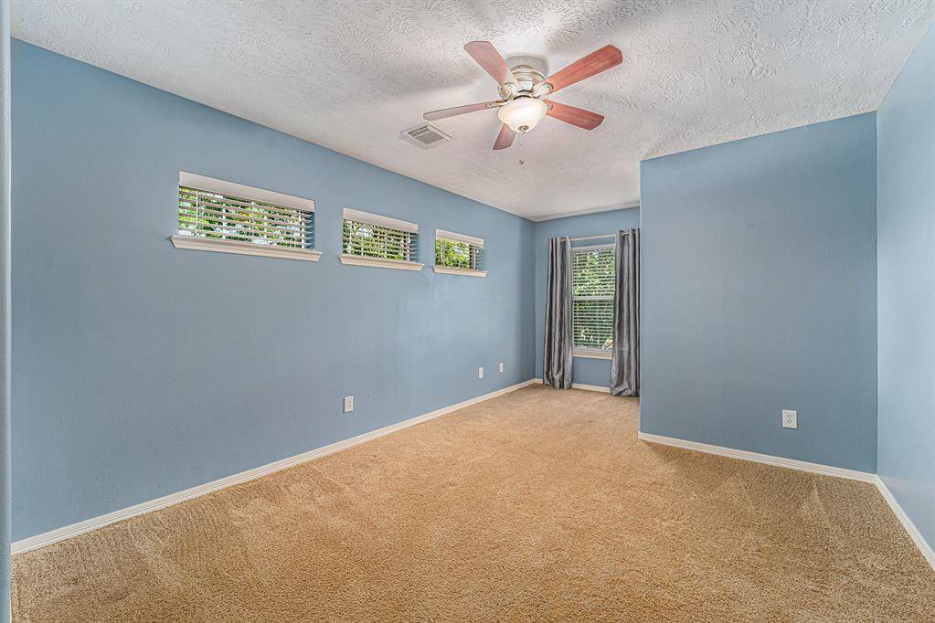 This room has a great reading nook with window and a raised windows ideal for bed placement!