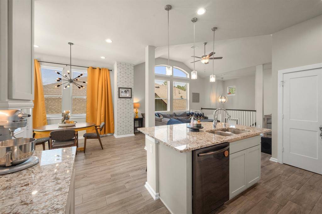 Great neutral palette with a few fun accents!