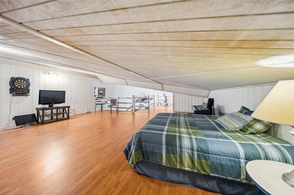 Upstairs loft can be used as bedroom/bonus room