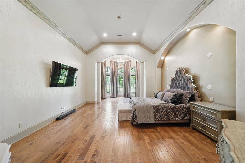 Step into the sanctuary of theprimary bedroom.