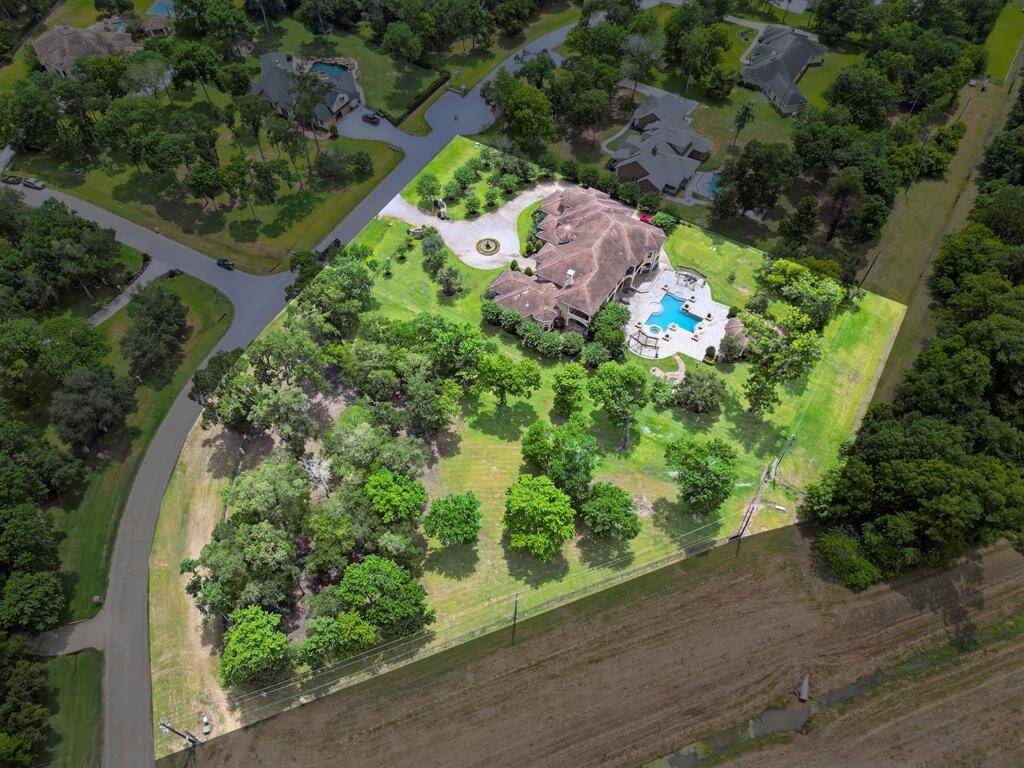The property features a spaciousand inviting interior sitting on 3.5 acres!