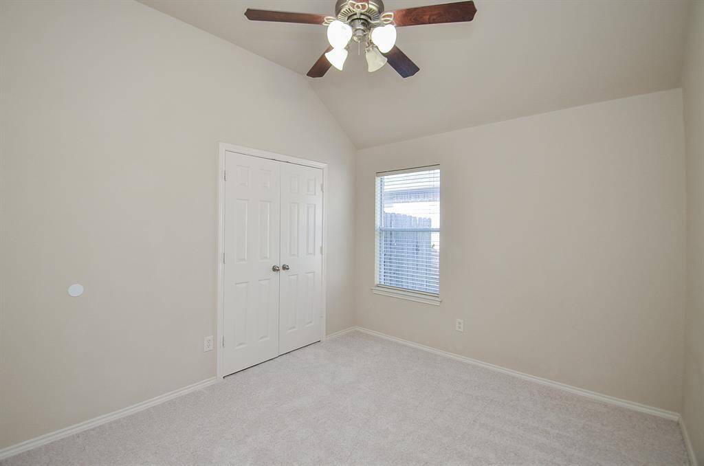 Spacious Bedroom 4