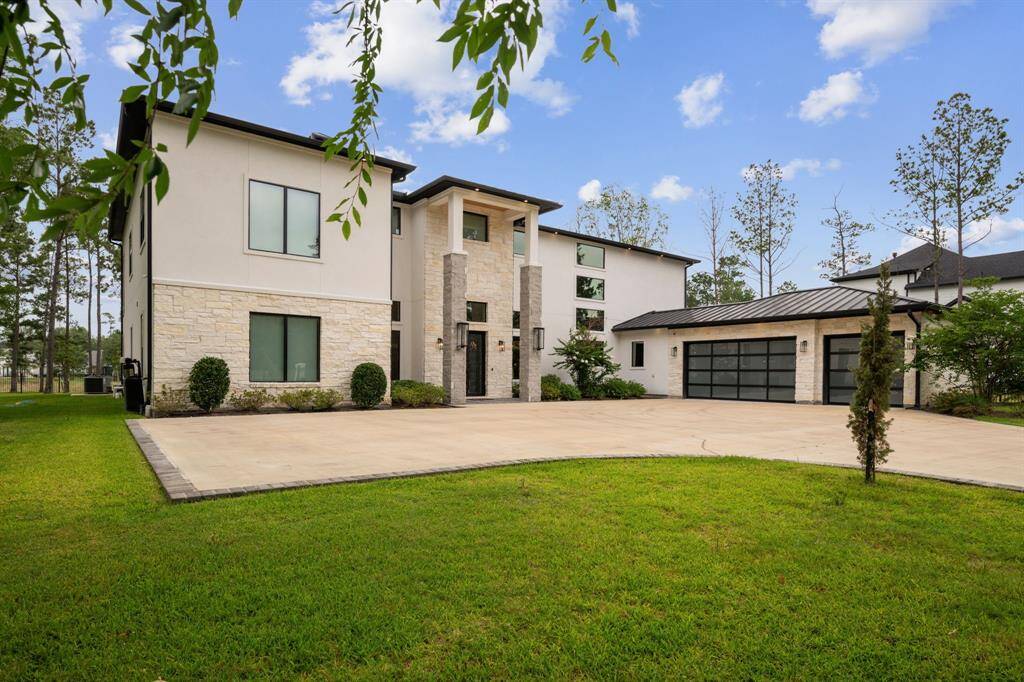 Nestled in the highly desirable Benders Landing community, this exceptional home boasts an unbeatable location, expansive acreage lots, and an array of top-tier amenities. Offering the perfect blend of luxury, convenience, and community charm, Benders Landing truly has it all.