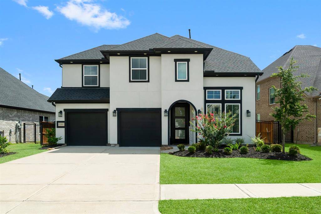 Welcome Home to 28295 Emerald Bend in Woodson's Reserve!