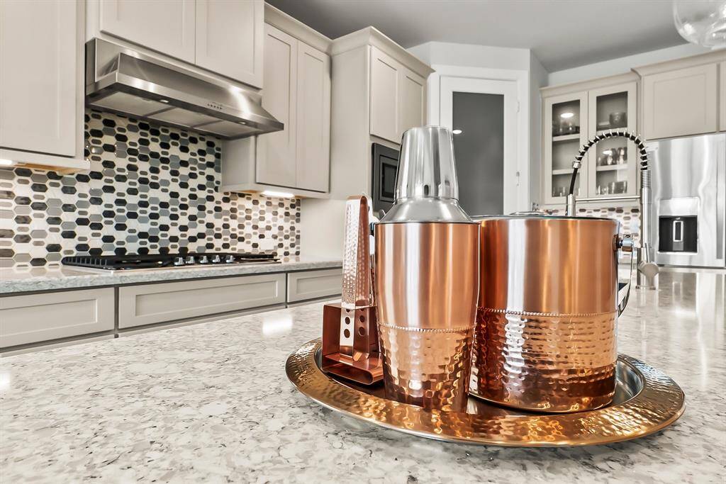 Great kitchen for entertaining or every day life.