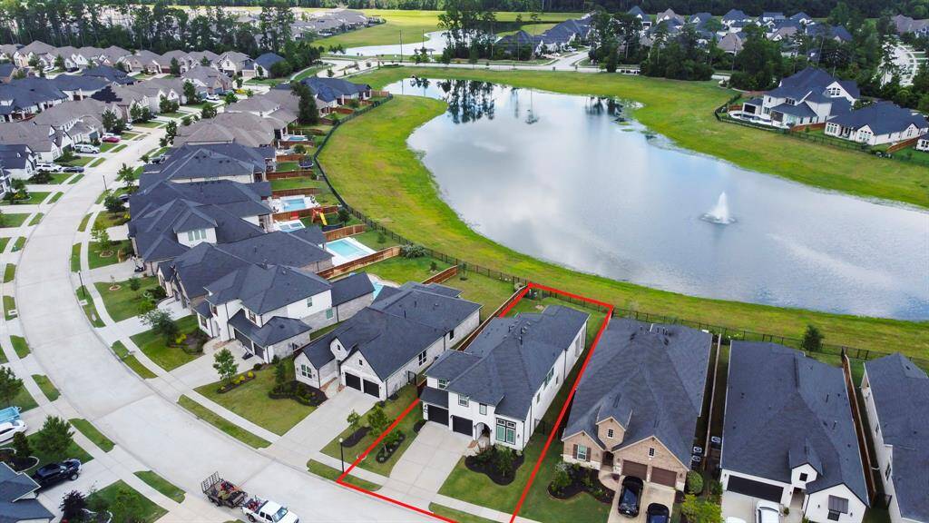 Amazing lot backing to the community lake!