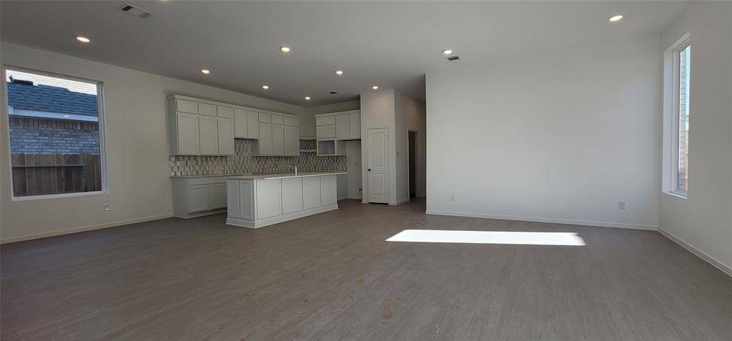 *Not actual home, pictures representative of same floor plan*