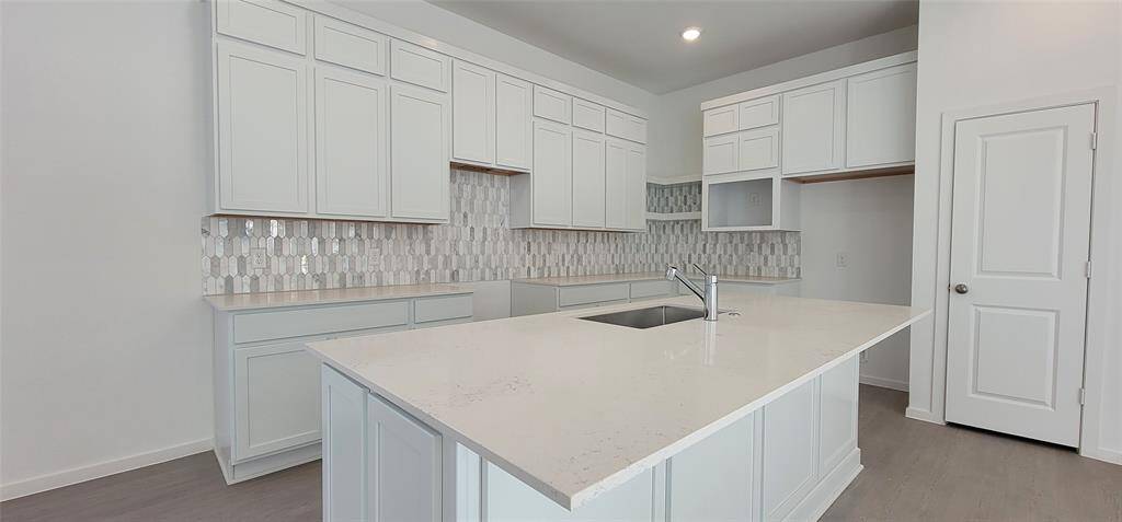 *Not actual home, pictures representative of same floor plan*