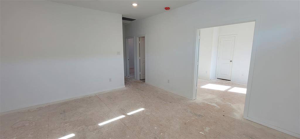 *Not actual home, pictures representative of same floor plan*