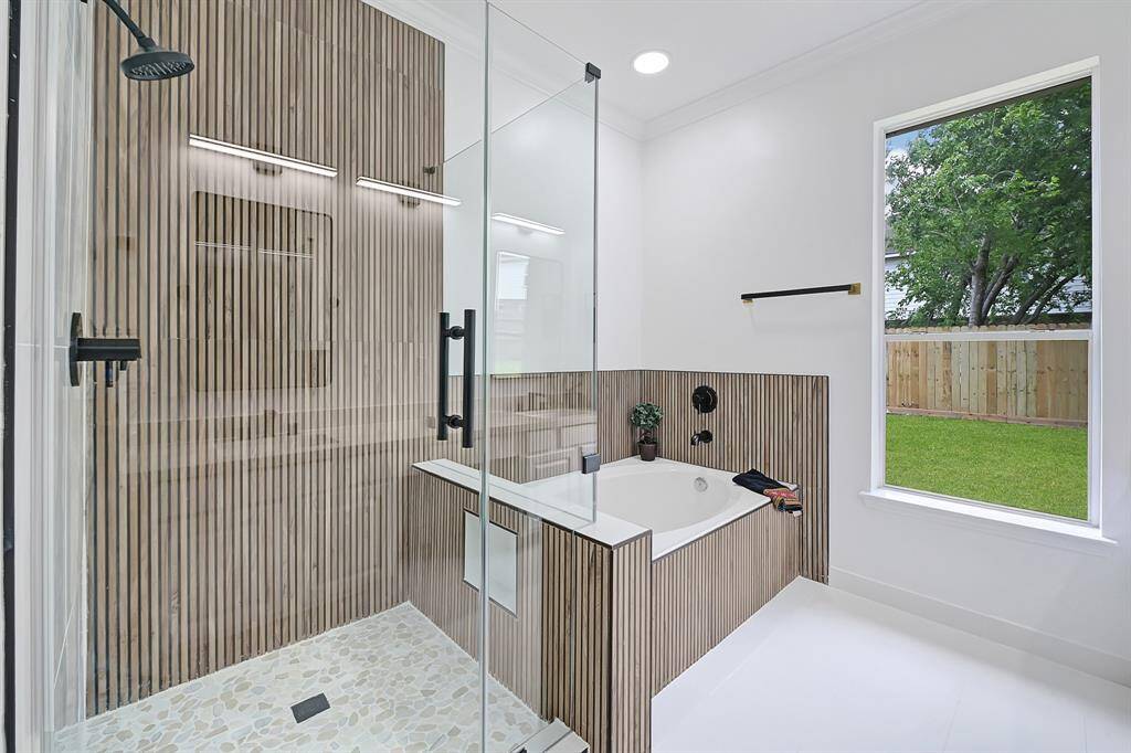 Luxury updated spa like  bath