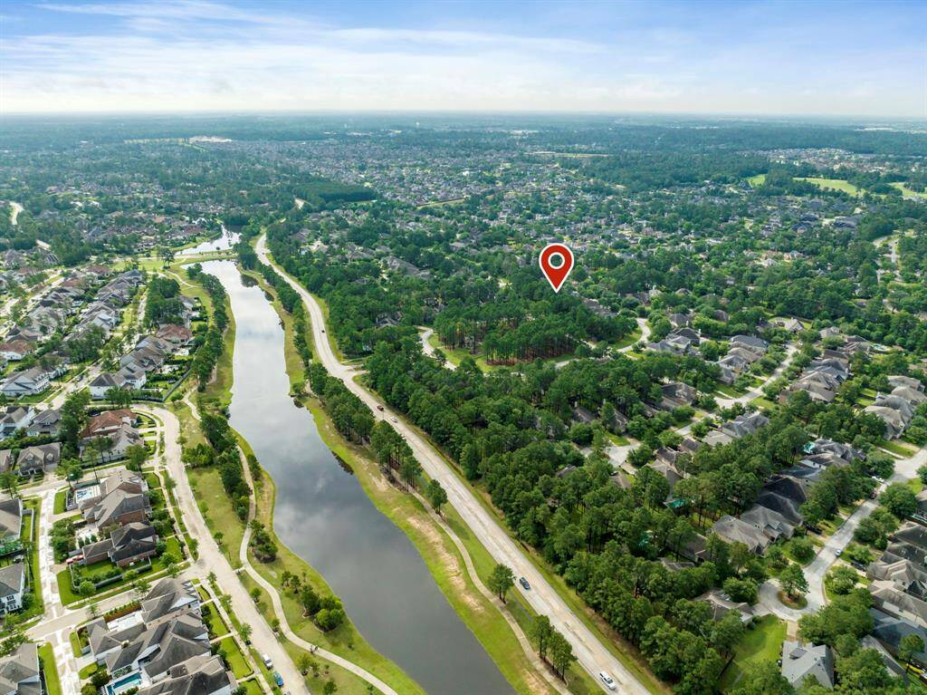 Views of Lake Paloma is just a short walk away!