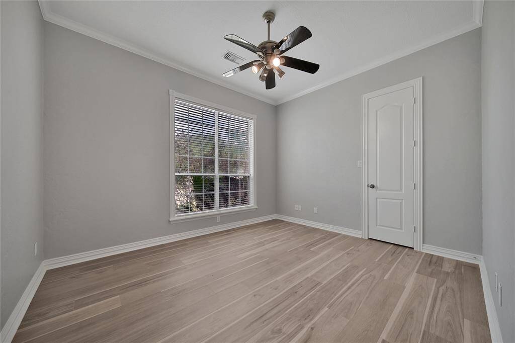 Secondary bedroom with its own bathroom.