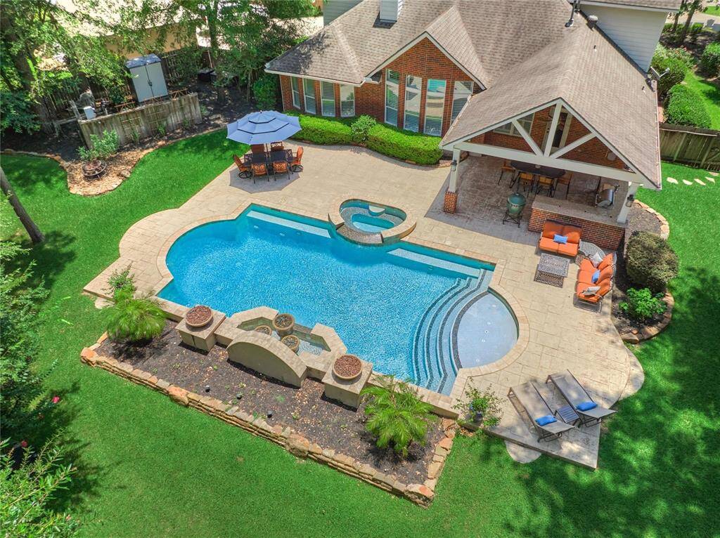 Oversized lot and pool