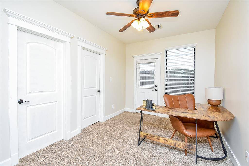 First floor en suite bedroom with private access through the patio.
