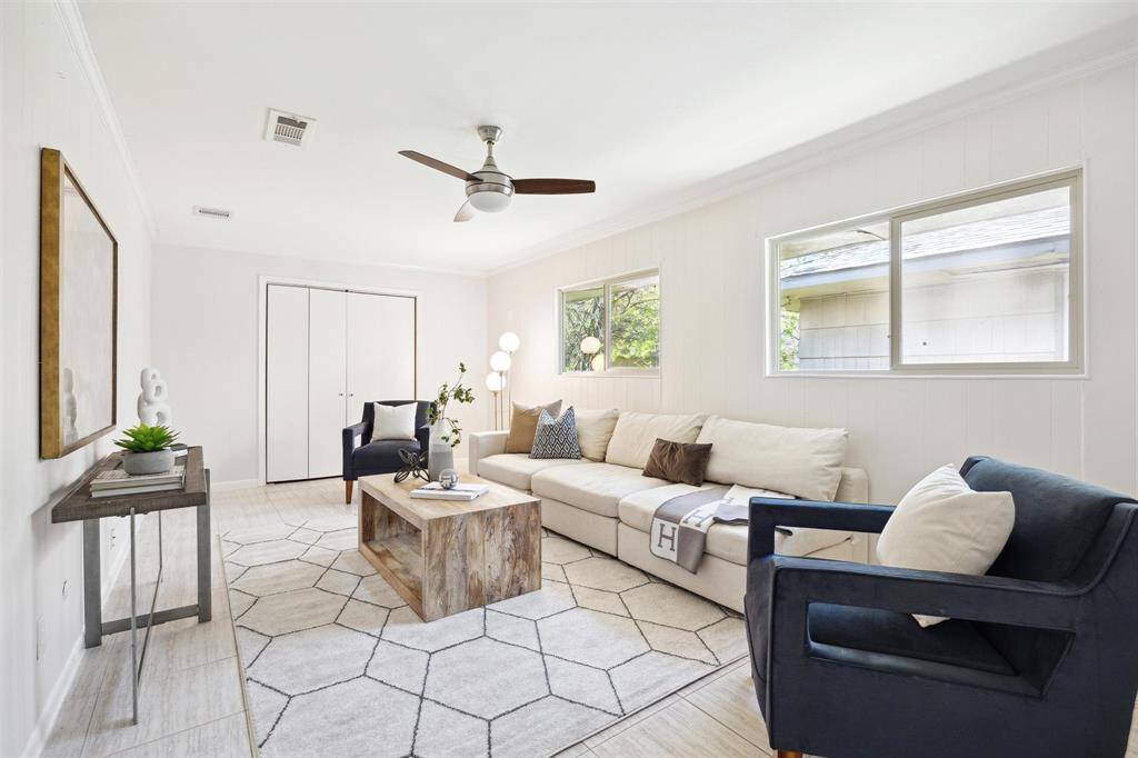 Bonus / flex space is located just off the main living area. This room offers so many possibilities..a gameroom, guest suite or office