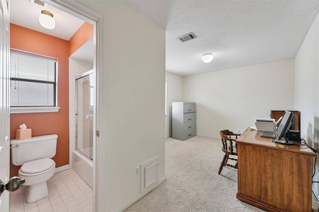 Flex room upstairs