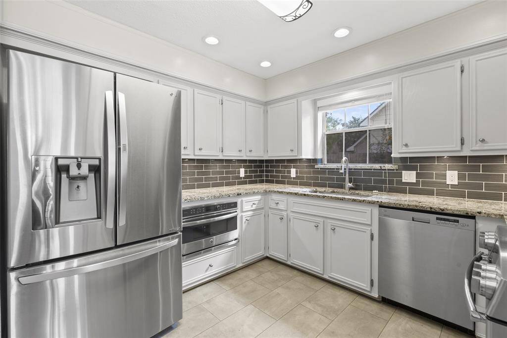 Seller will leave Fridge too!