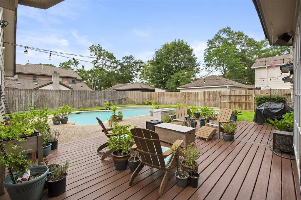 Amazing backyard deck overlooking POOL/SPA