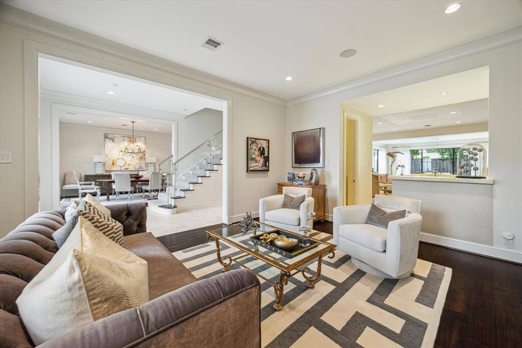Three important entertaining spaces - the Entry allows open access to the Dining and LIving rooms - so elegant and sophisticated!