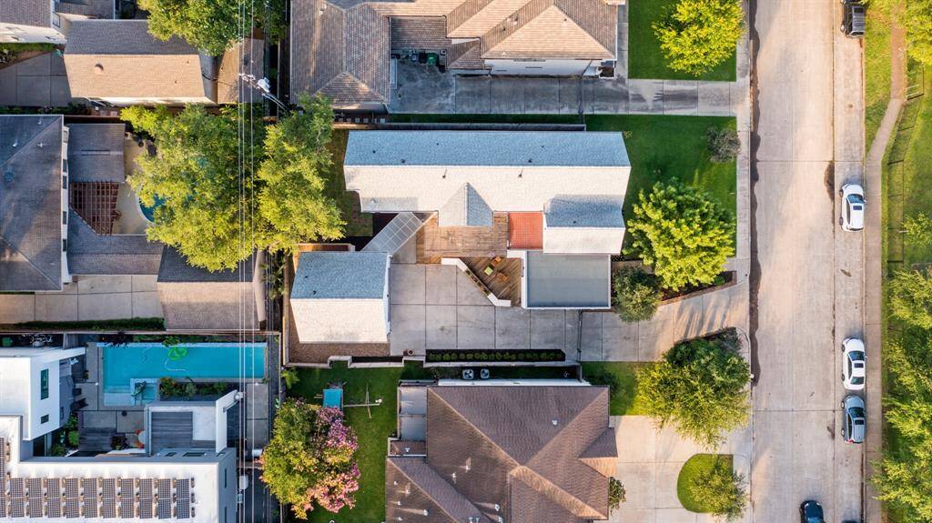 Aerial view of 3810 Bellefontaine St.