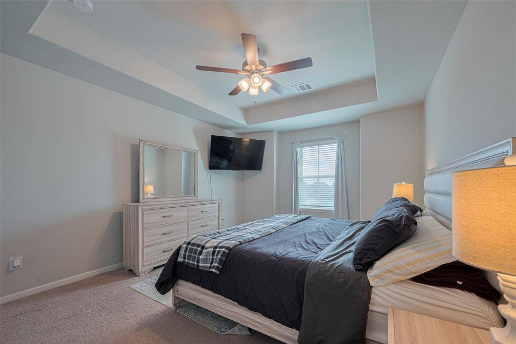 From another angle, this space blends simplicity and sophistication with plenty of daylight.