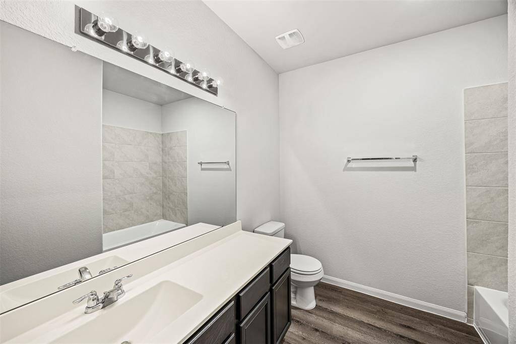 Upstairs Bathroom #2