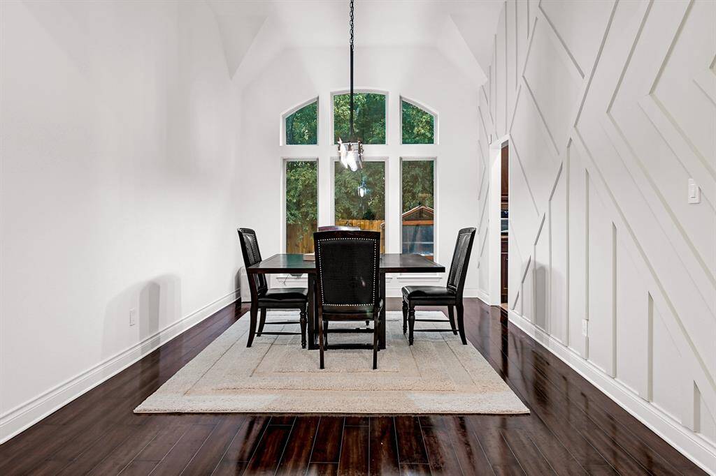 Exquisite customization in Formal Dining