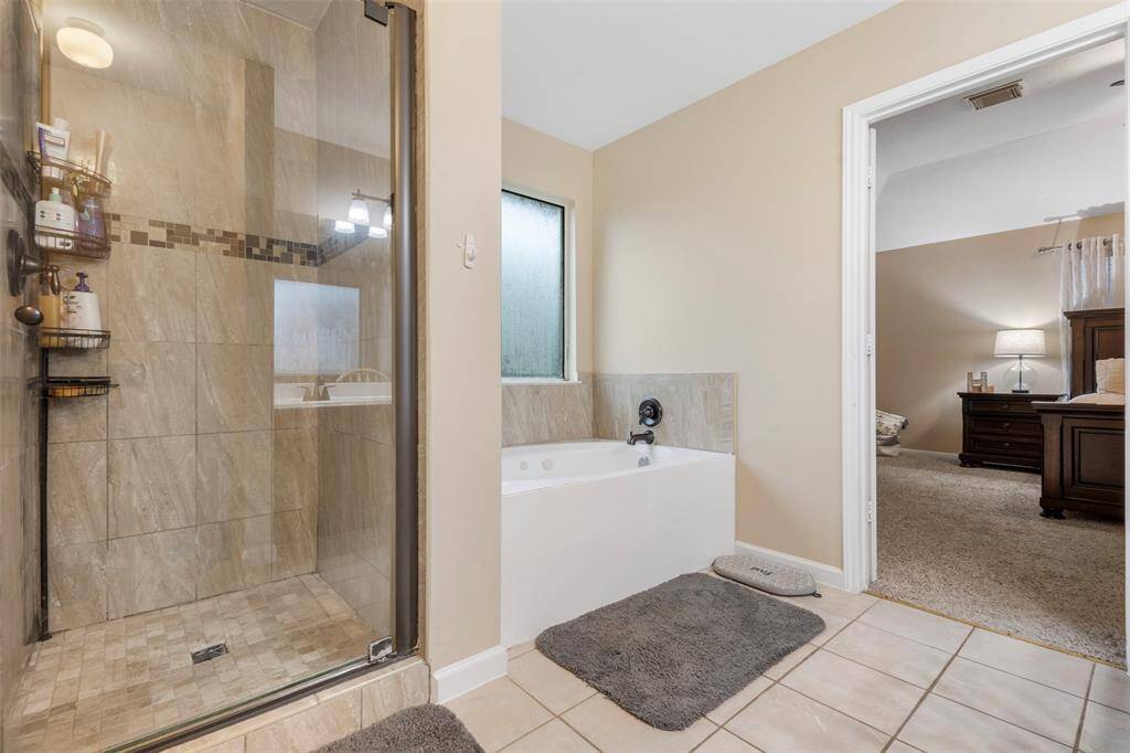 Soaking tub and shower