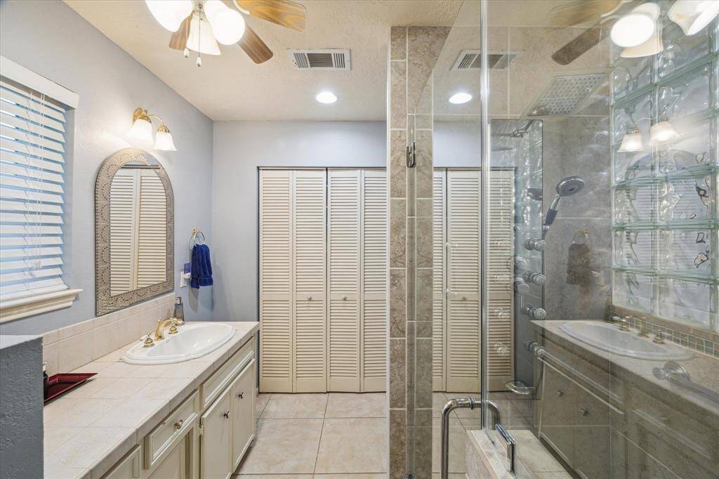 VIEW OF RIGHT SIDE OF PRIMARY BATH