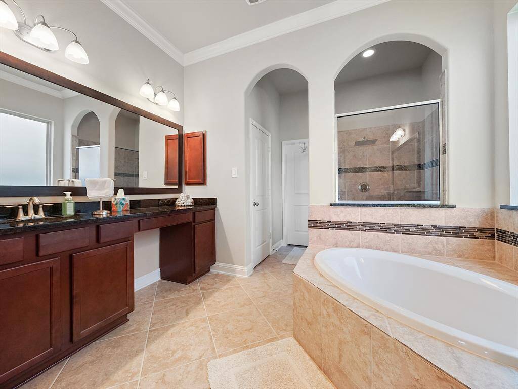 Separate sink areas provide extra counter and storage space and make getting ready to leave a breeze.