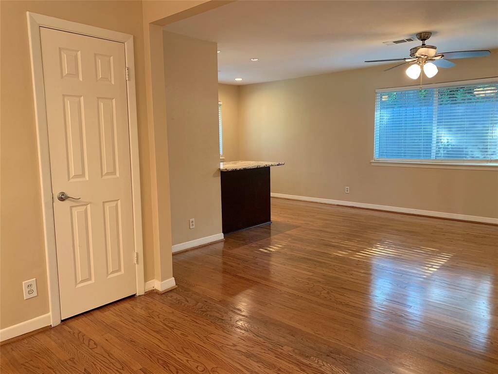 Open floor plan!