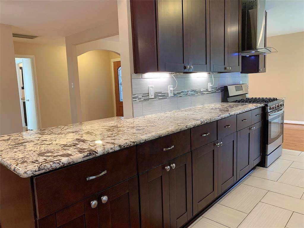 Lots of Upper & lower cabinets. Plenty of drawers with "soft close" feature. Brushed nickel hardware knobs & pulls.