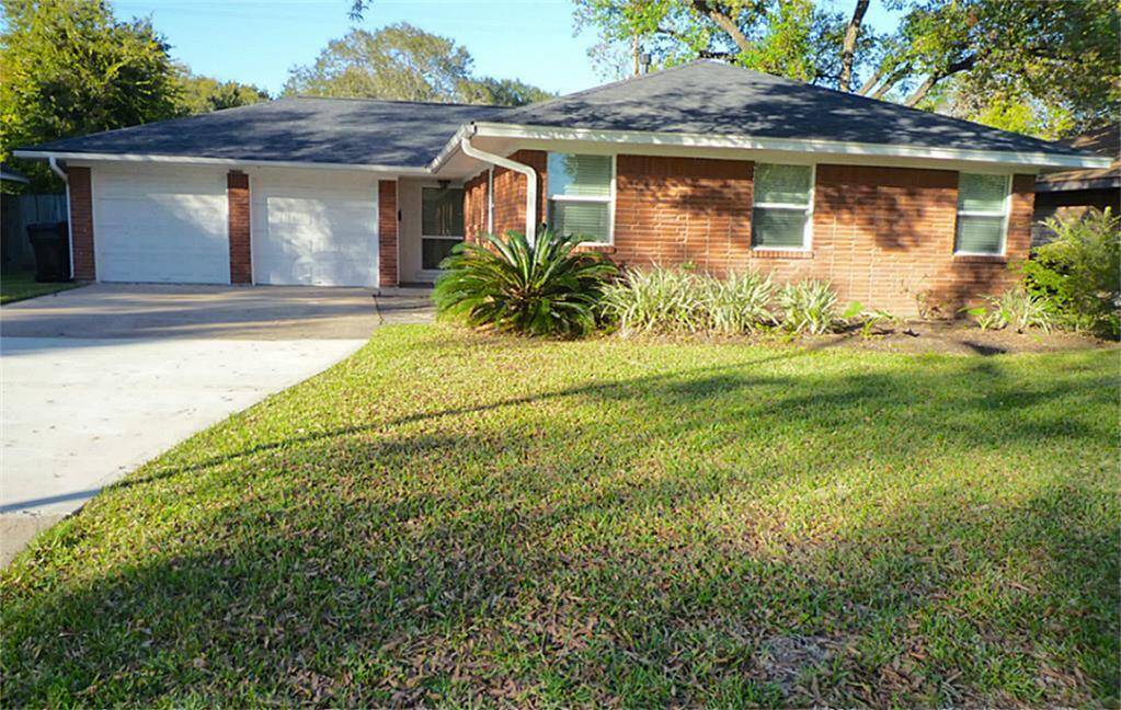 View of front. Two car garage and lots of driveway space. Smooth driveway!